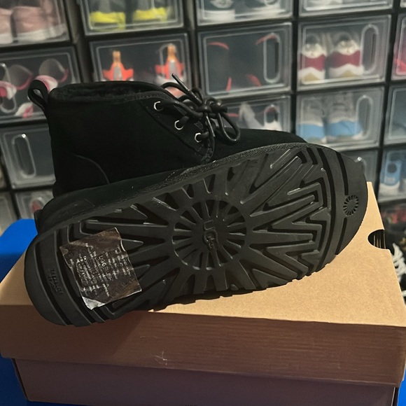 Black size 8 Neumel Uggs - Picture 5 of 5